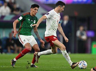 Flaute wird zum Fluch: Lewandowski vergibt Elfmeter Flaute wird zum Fluch: Lewandowski vergibt Elfmeter