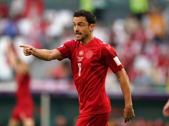 Hat sich im Spiel gegen Tunesien verletzt: Dänemarks Thomas Delaney gestikuliert. Hat sich im Spiel gegen Tunesien verletzt: Dänemarks Thomas Delaney gestikuliert.