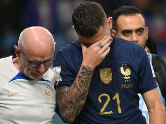 Frankreich: Bayern-Profi Hernandez verletzt ausgewechselt Frankreich: Bayern-Profi Hernandez verletzt ausgewechselt