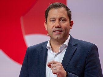 Der SPD-Bundesvorsitzende Lars Klingbeil hätte sich ein klares Zeichen bei der WM gewünscht. Der SPD-Bundesvorsitzende Lars Klingbeil hätte sich ein klares Zeichen bei der WM gewünscht.