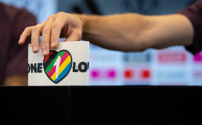 Die FIFA hatte die «One Love»-Kapitänsbinde verboten.