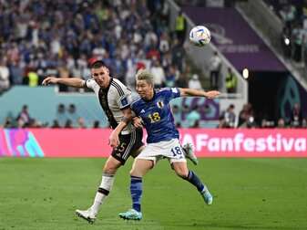 Hat nach Bastian Schweinsteiger einen schweren Abwehrfehler begangen: Niklas Süle (l) im Spiel gegen Japan in Aktion. Hat nach Bastian Schweinsteiger einen schweren Abwehrfehler begangen: Niklas Süle (l) im Spiel gegen Japan in Aktion.