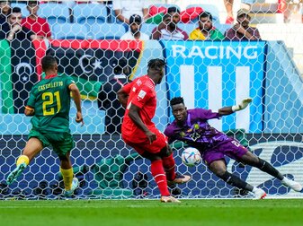Der Schweizer Breel Embolo traf zum Sieg gegen Kamerun. Der Schweizer Breel Embolo traf zum Sieg gegen Kamerun.