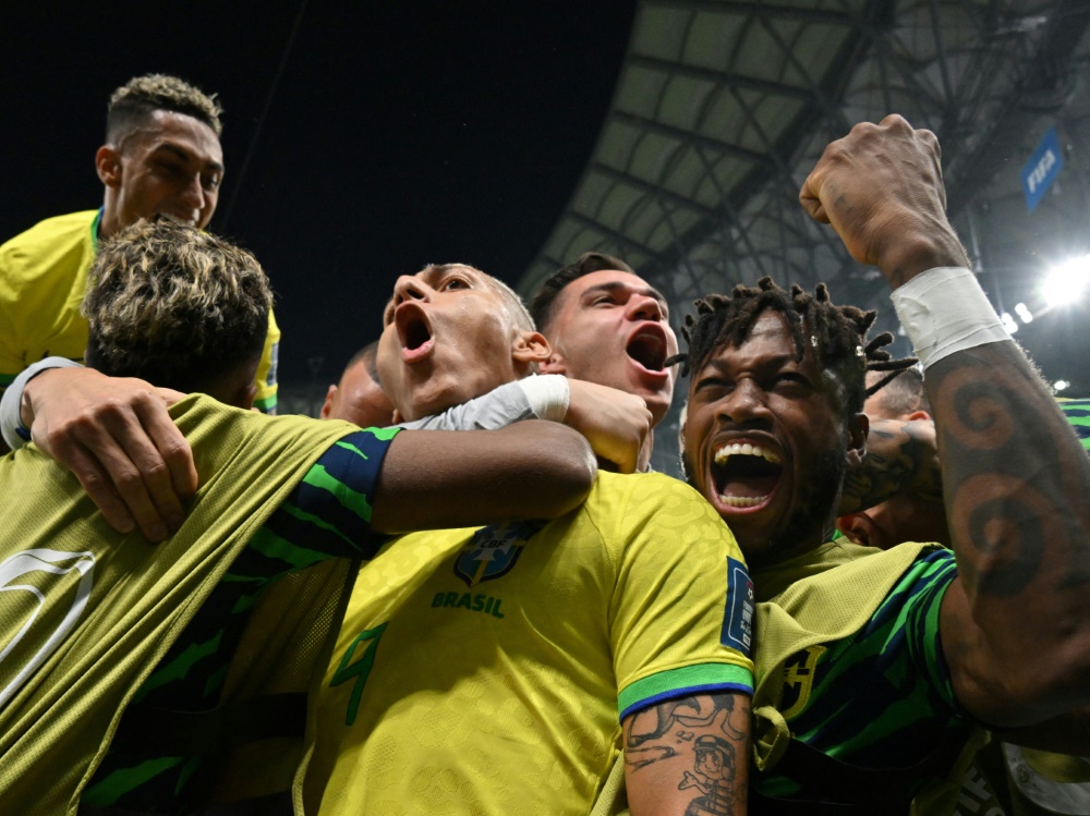 Brasilien zaubert: Sieg gegen Serbien, aber Sorgen um Neymar