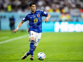 Japans Hiroki Sakai spielt den Ball. Japans Hiroki Sakai spielt den Ball.