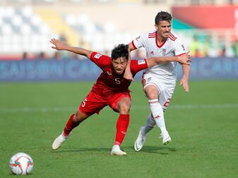 Ex-Nationalspieler Voria Ghafouri (r) soll freigelassen werden. Ex-Nationalspieler Voria Ghafouri (r) soll freigelassen werden.
