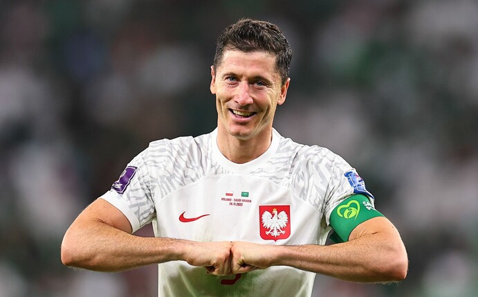 Polens Robert Lewandowski freut sich nach seinem Tor.