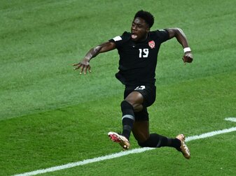 Bayern-Star Davies erzielt erstes WM-Tor Kanadas Bayern-Star Davies erzielt erstes WM-Tor Kanadas