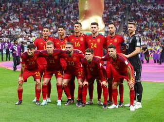 Mit einem «Superpunkt» ins Gruppenfinale: Spaniens Nationalteam. Mit einem «Superpunkt» ins Gruppenfinale: Spaniens Nationalteam.