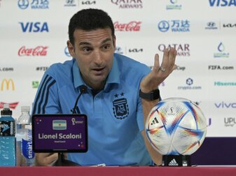 Scaloni über Lewandowski: "Er ist ein Topspieler" Scaloni über Lewandowski: "Er ist ein Topspieler"