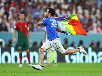 Im WM-Spiel zwischen Portugal und Uruguay sorgte ein Italiener für Aufsehen. Im WM-Spiel zwischen Portugal und Uruguay sorgte ein Italiener für Aufsehen.