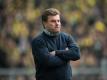 Wolfsburgs Trainer Dieter Hecking sucht nach Auswegen aus der Krise. Foto: Bernd Thissen