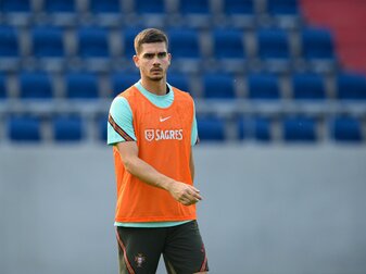 Andre Silva kämpft mit der portugiesischen Mannschaft am Freitag um den Gruppensieg. Andre Silva kämpft mit der portugiesischen Mannschaft am Freitag um den Gruppensieg.
