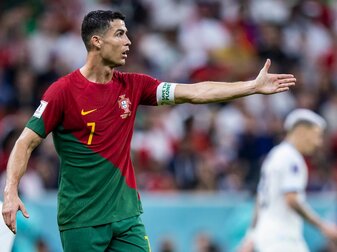 Statt auf dem Platz, trainierte er im Fitnessstudio: Portugals Kapitän Cristiano Ronaldo. Statt auf dem Platz, trainierte er im Fitnessstudio: Portugals Kapitän Cristiano Ronaldo.