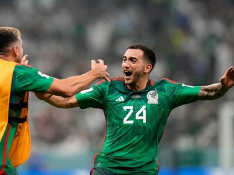 Spielte trotz des frühen mexikanischen Ausscheidens eine starke WM: Luis Chávez. Spielte trotz des frühen mexikanischen Ausscheidens eine starke WM: Luis Chávez.