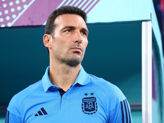 Mahnt Argentinien nach dem Einzug ins Achtelfinale als Favoriten zu sehen: Trainer Lionel Scaloni. Mahnt Argentinien nach dem Einzug ins Achtelfinale als Favoriten zu sehen: Trainer Lionel Scaloni.