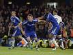 Robert Huth (l) wird mit Leicester City sensationell englischer Meister. Foto: Nigel Roddis