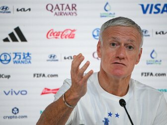 Deschamps warnt vor Lewandowski: "Ihm reicht eine Chance" Deschamps warnt vor Lewandowski: "Ihm reicht eine Chance"