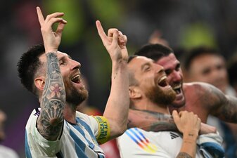 Argentiniens Superstar Lionel Messi jubelt nach dem Sieg gegen Australien. Argentiniens Superstar Lionel Messi jubelt nach dem Sieg gegen Australien.