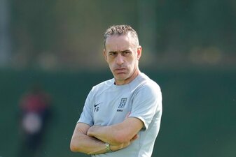Hätte im WM-Achtelfinale die Brasilianer ohne Neymar als Gegner: Südkoreas Trainer Paulo Bento blickt während des Trainings auf seine Spieler. Hätte im WM-Achtelfinale die Brasilianer ohne Neymar als Gegner: Südkoreas Trainer Paulo Bento blickt während des Trainings auf seine Spieler.
