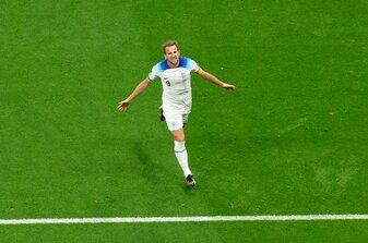 Der englische Nationalspieler Harry Kane feiert sein Tor zum 2:0 gegen Senegal. Der englische Nationalspieler Harry Kane feiert sein Tor zum 2:0 gegen Senegal.