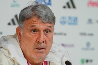 Mexikos Trainer Gerardo Martino spricht auf einer Pressekonferenz.