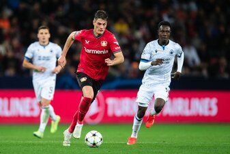 Leverkusens Patrik Schick (M.) hat seit Wochen Leistenprobleme. Leverkusens Patrik Schick (M.) hat seit Wochen Leistenprobleme.