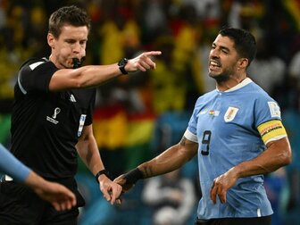 Nach Attacken gegen Siebert: FIFA ermittelt gegen Uruguay Nach Attacken gegen Siebert: FIFA ermittelt gegen Uruguay