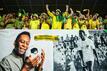Brasiliens Fans sind während der WM in Gedanken auch beim erkrankten Fußball-Idol Pelé.