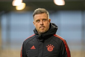 Bayern-Trainer Alexander Straus hat Respekt vor dem FC Barcelona. Bayern-Trainer Alexander Straus hat Respekt vor dem FC Barcelona.