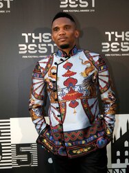 Samuel Eto'o, hier 2019 bei einer Ehrung, soll einen Mann vor einem Stadion attackiert haben. Samuel Eto'o, hier 2019 bei einer Ehrung, soll einen Mann vor einem Stadion attackiert haben.