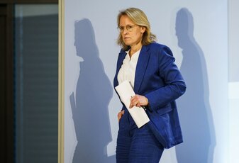 Steht unmittelbar vor dem Ende als Vorsitzende der DFL-Geschäftsführung: Donata Hopfen. Steht unmittelbar vor dem Ende als Vorsitzende der DFL-Geschäftsführung: Donata Hopfen.