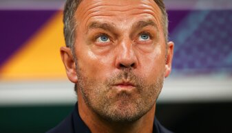Bundestrainer Hansi Flick vor dem Anpfiff zum WM-Spiel gegen Costa Rica. Bundestrainer Hansi Flick vor dem Anpfiff zum WM-Spiel gegen Costa Rica.