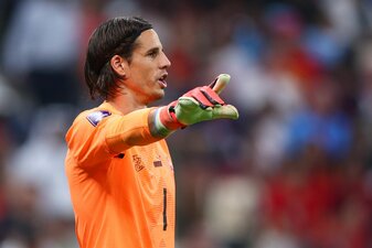 Der Schweizer Torwart Yann Sommer gestikuliert im Spiel. Der Schweizer Torwart Yann Sommer gestikuliert im Spiel.