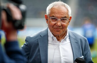 Der ehemalige Fußballprofi und Trainer Felix Magath kritisiert die Nachwuchsentwicklung im deutschen Fußball. Der ehemalige Fußballprofi und Trainer Felix Magath kritisiert die Nachwuchsentwicklung im deutschen Fußball.