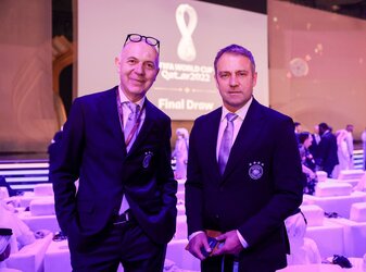 DFB-Präsident Bernd Neuendorf und Bundestrainer Hansi Flick. DFB-Präsident Bernd Neuendorf und Bundestrainer Hansi Flick.