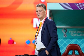 Will mit seinem Team ins Halbfinale: Oranje-Coach Louis Van Gaal. Will mit seinem Team ins Halbfinale: Oranje-Coach Louis Van Gaal.
