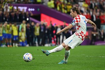 Kroatiens Luka Modric zeigte gegen Brasilien eine starke Leistung und traf im Elfmeterschießen. Kroatiens Luka Modric zeigte gegen Brasilien eine starke Leistung und traf im Elfmeterschießen.