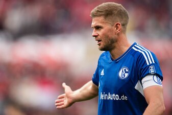Simon Terodde erzielte im Schalker Test gegen Rapid Wien das 2:0, zum Sieg reichte es allerdings nicht. Simon Terodde erzielte im Schalker Test gegen Rapid Wien das 2:0, zum Sieg reichte es allerdings nicht.