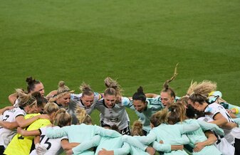 Alexandra Popp und Lena Oberdorf gehören zum deutschen Frauen-Nationalteam. Alexandra Popp und Lena Oberdorf gehören zum deutschen Frauen-Nationalteam.