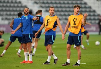 Englands Kyle Walker (l-r), Harry Kane and John Stones beim Training.