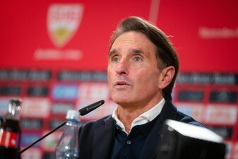 Eine Pressekonferenz des VfB Stuttgart zur Vorstellung des neuen Trainers Bruno Labbadia und des neuen Sportdirektors Fabian Wohlgemuth. Eine Pressekonferenz des VfB Stuttgart zur Vorstellung des neuen Trainers Bruno Labbadia und des neuen Sportdirektors Fabian Wohlgemuth.