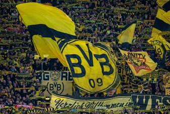 Zumindest in der Beliebtheitsskala der Fans zog Borussia Dortmund am FC Bayern vorbei. Zumindest in der Beliebtheitsskala der Fans zog Borussia Dortmund am FC Bayern vorbei.