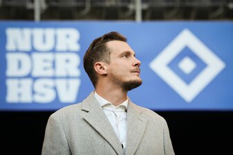 HSV-Aufsichtsratschef Marcell Jansen berichtete über die Sitzung des Kontrollgremiums. HSV-Aufsichtsratschef Marcell Jansen berichtete über die Sitzung des Kontrollgremiums.