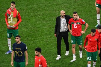 Marokkos Trainer Walid Regragui und Spieler nach dem Abpfiff. Marokkos Trainer Walid Regragui und Spieler nach dem Abpfiff.