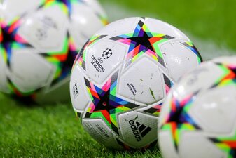 Ein EuGH-Gutachten stärkt UEFA und FIFA in Super-League-Streit. Ein EuGH-Gutachten stärkt UEFA und FIFA in Super-League-Streit.