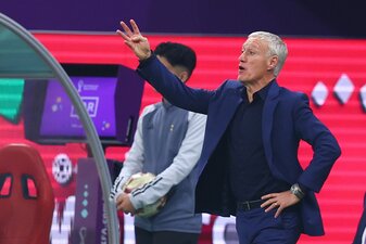 Frankreichs Trainer Didier Deschamps will mit seinem Team erneut den WM-Titel holen. Frankreichs Trainer Didier Deschamps will mit seinem Team erneut den WM-Titel holen.
