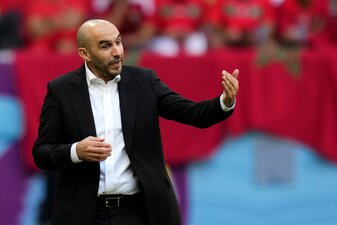 Marokkos Trainer Walid Regragui trifft mit seinem Team auf Kroatien. Marokkos Trainer Walid Regragui trifft mit seinem Team auf Kroatien.