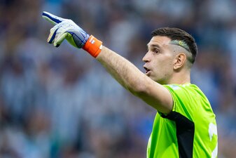 Argentiniens Torwart Emiliano Martinez gibt die Richtung vor. Argentiniens Torwart Emiliano Martinez gibt die Richtung vor.