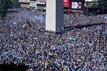 Die argentinischen Fußballfans haben allen Grund ihre Mannschaft zu feiern.